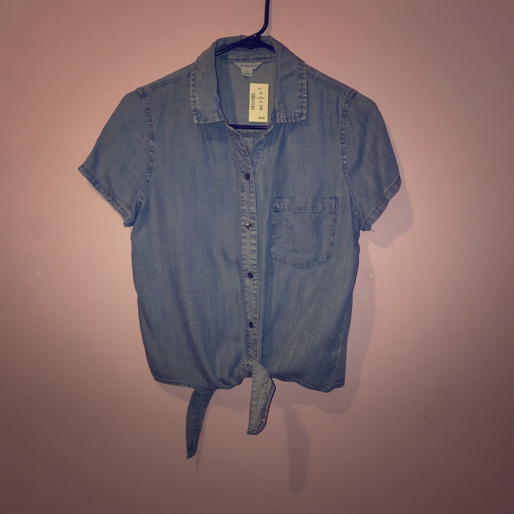 Cute button down shirt. Wear it to your liking!